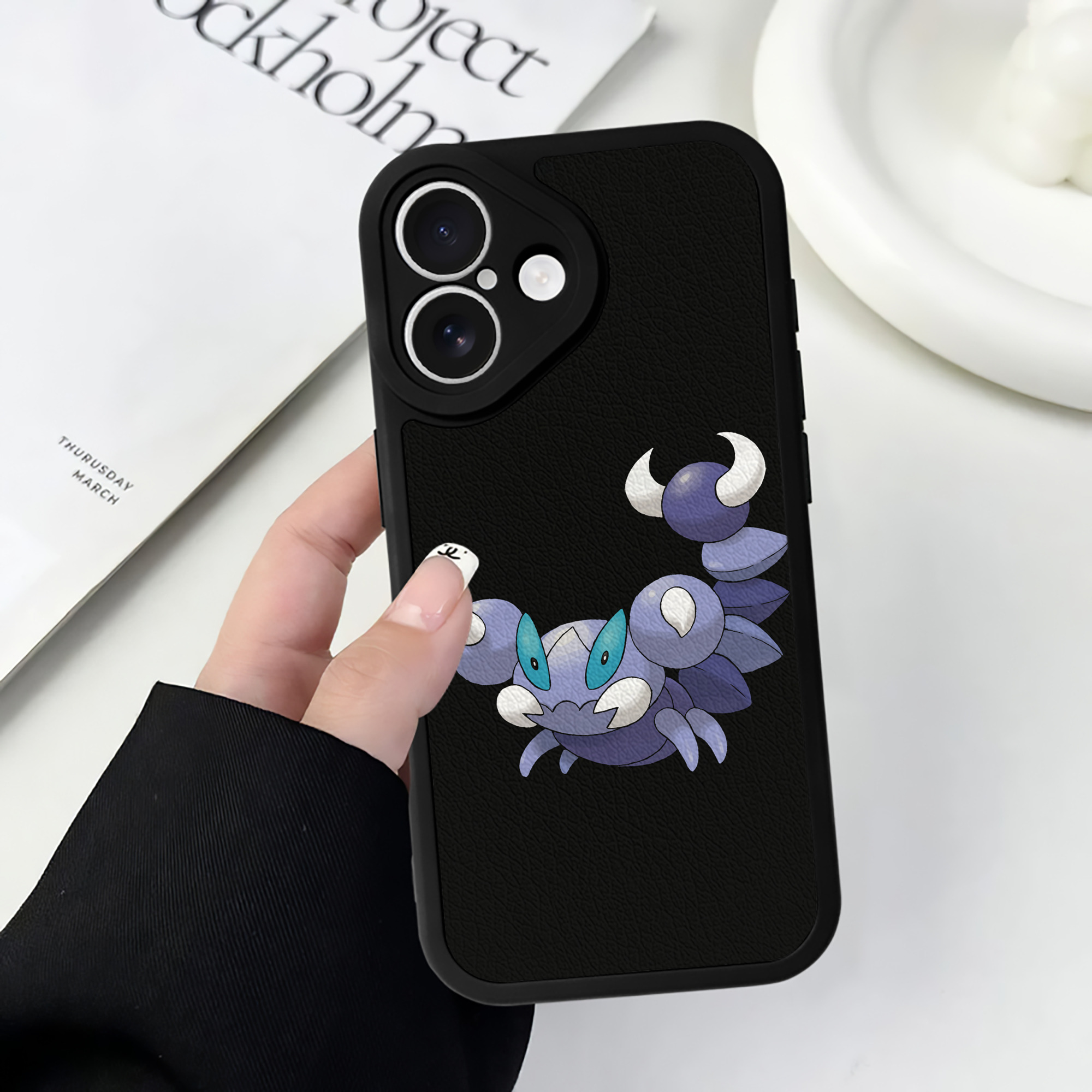 （画像用） ポケットモンスター Pokémon 【iPhone 16シリーズ対応】シリコンスマホケース（レザー調） 材質：シリコン